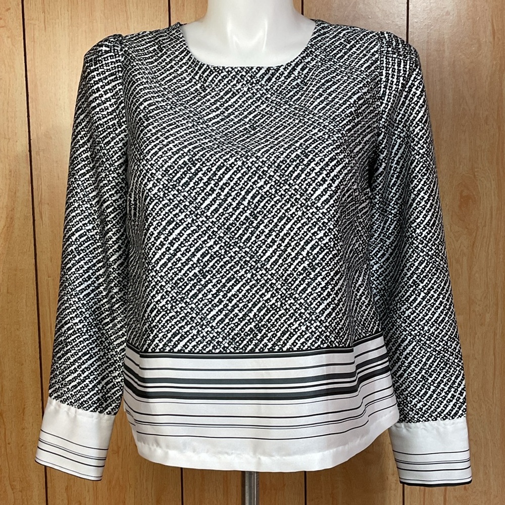 Insight Black and White Striped-Hem Long Sleeve Top SZ - M